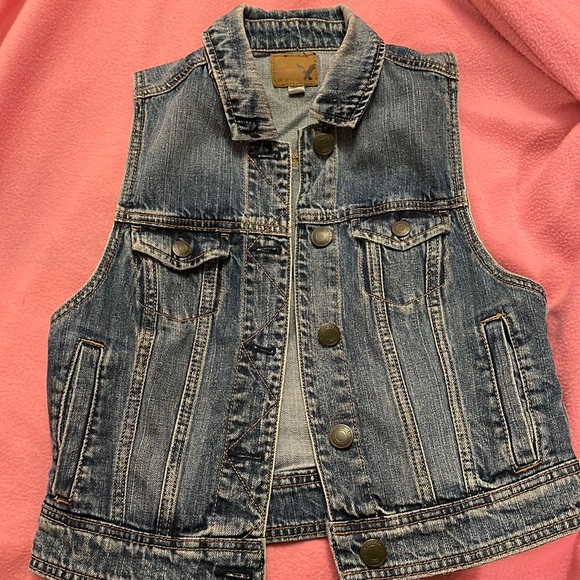 American Eagle Denim Vest - Picture 1 of 3